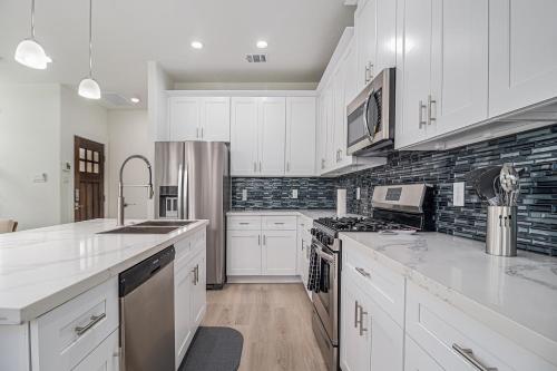 Heart of Houston, Unit B Heart of Houston, Unit B