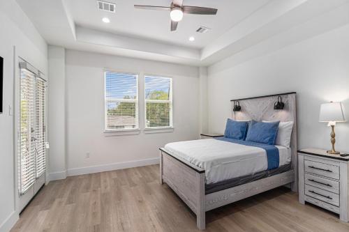 Heart of Houston, Unit B Heart of Houston, Unit B