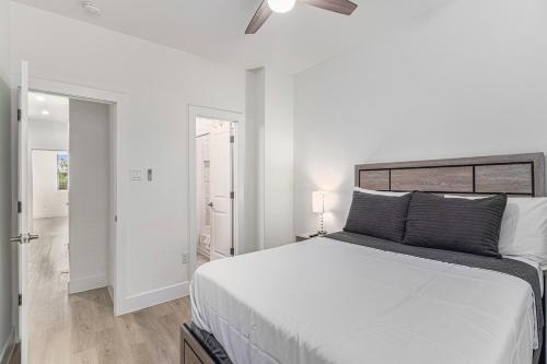 Heart of Houston, Unit B Heart of Houston, Unit B