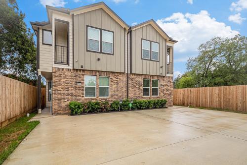 Heart of Houston, Unit B Heart of Houston, Unit B