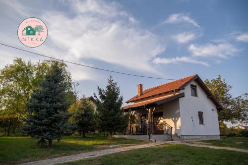 B&B Mandičevac - Nikka Resthouse Mandićevac - Bed and Breakfast Mandičevac