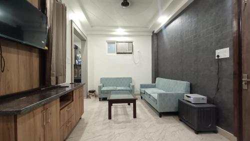 85 The Ganges 2 BHK Apartment for Homestay