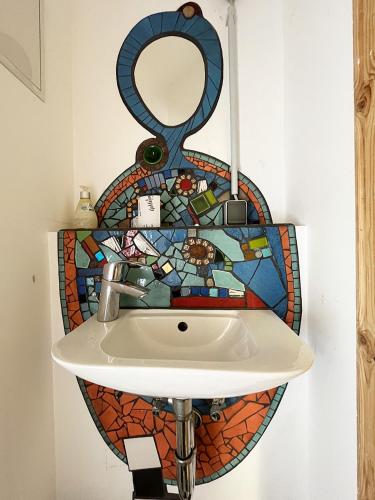 Homeplanet Hostel - image 7