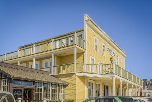 . Mendocino Hotel & Garden