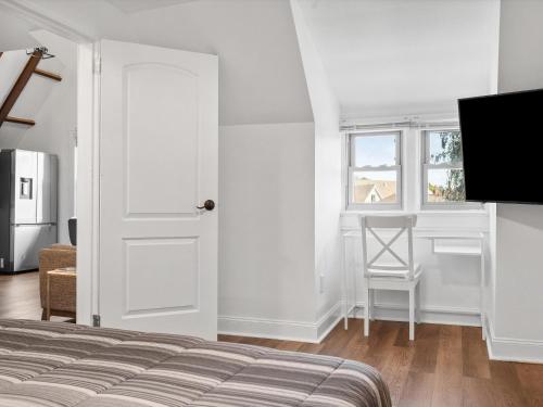 Shadyside, Pittsburgh, Modern and Stylish 1 Bedroom Unit5 with Free Parking in Pittsburgh, USA