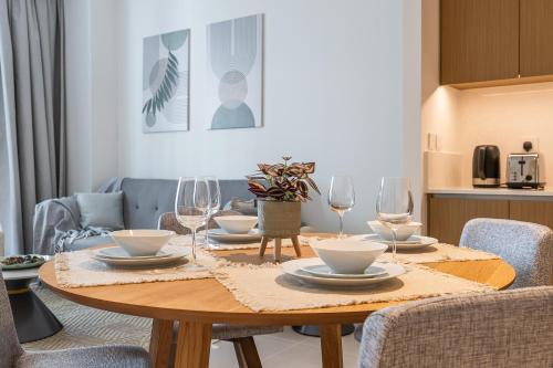 Modern 1 Bedroom Apartment I Creek Beach I Surf - image 3