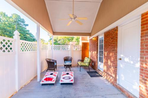 Centrally Located Spacious Abode Centrally Located Spacious Abode