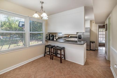 Centrally Located Spacious Abode Centrally Located Spacious Abode