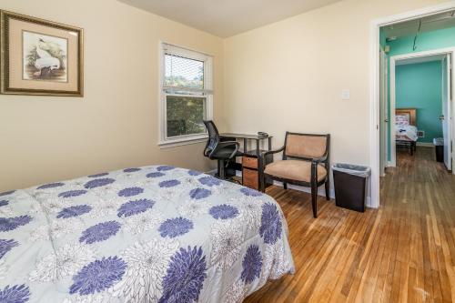 Centrally Located Spacious Abode Centrally Located Spacious Abode