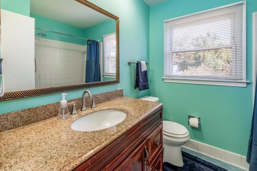 Centrally Located Spacious Abode Centrally Located Spacious Abode