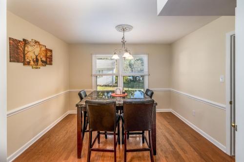 Centrally Located Spacious Abode Centrally Located Spacious Abode