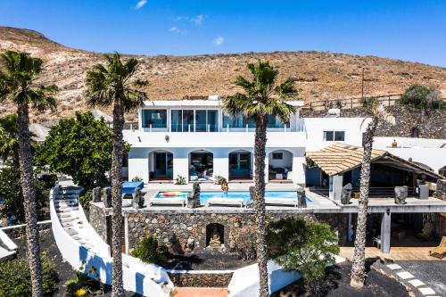 Pemandangan luar, Villa Palacio and Yurt - 2 Pools - Hot Tub - Fantastic Sea Views in Tabayesco