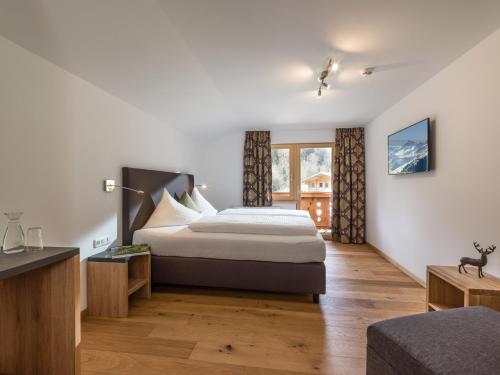 Superior Double or Twin Room with Mountain View