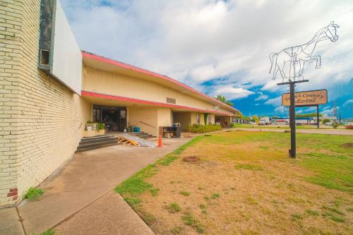 Town & Country Motel Bossier City by OYO