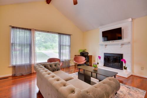 Pet Friendly Charming Cozy Greensboro Gem!