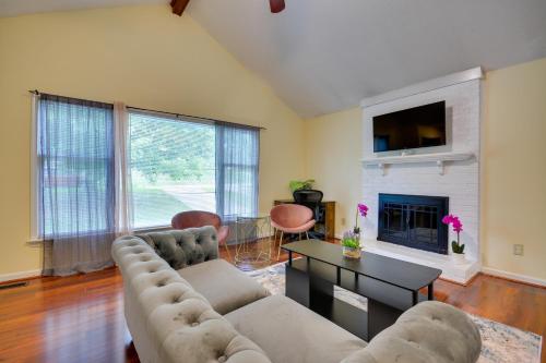 Pet Friendly Charming Cozy Greensboro Gem!