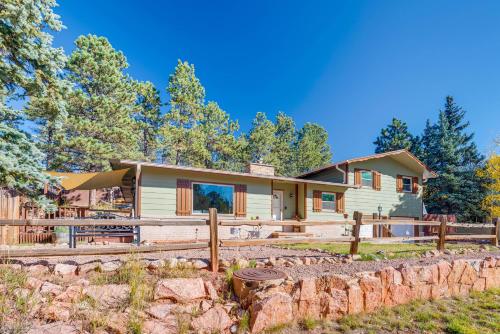 Mountain Getaway with Private Hot Tub and Views! - image 11
