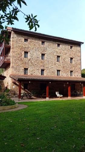  Apartamentos la casa de los ríos, Pension in Liérganes bei El Avellanal