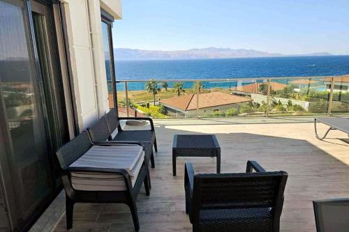 Romantic Sea and Chios View Flat