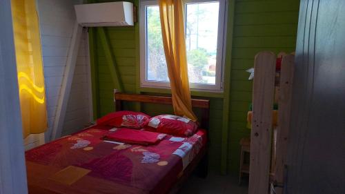 Bungalow de 2 chambres avec vue sur la mer jardin clos et wifi a Anse Bertrand photo 3
