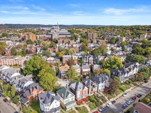 Shadyside, Pittsburgh, Modern and Unique 1 Bedroom Unit6 with Free Parking