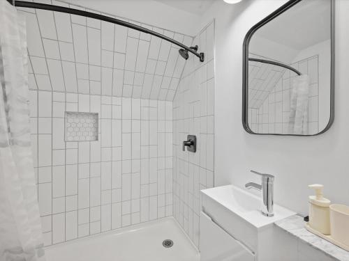 Shadyside, Pittsburgh, Modern and Unique 1 Bedroom Unit6 with Free Parking 0