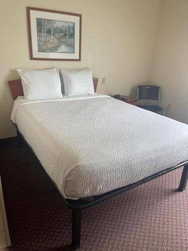 WoodSpring Suites Council Bluffs - image 28