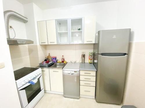 Thousand Roses Thousand Roses