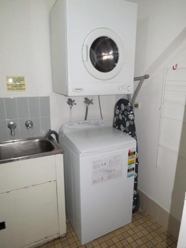 Manly Paradise Motel & Apartments - image 14