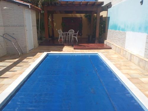 Casa familiar 3 Dorm com Piscina e churrasqueira