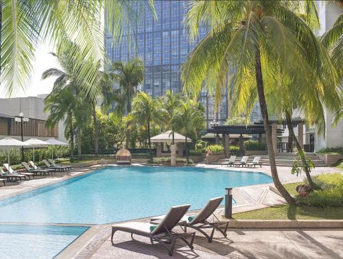 New World Makati Hotel, Manila, Манила