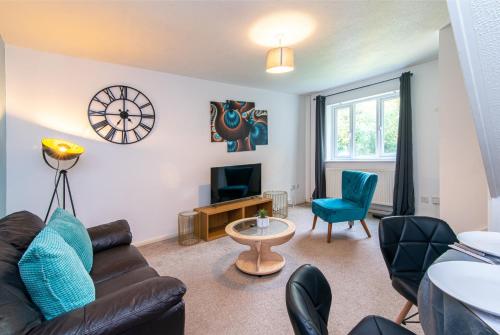 Derby Wilson Ave - Spacious 2 Bedroom Apartment with Garden