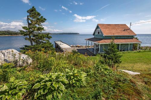 Nova Scotia Grover's Cove Seaside Cottages