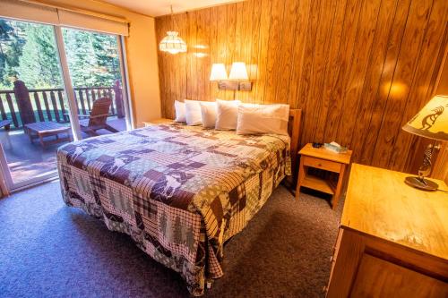 Castle Mountain Lodge in Estes Park, USA
