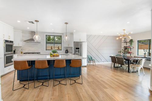 Beautiful Large Home + Pool, Los Angeles (fotografie 10)