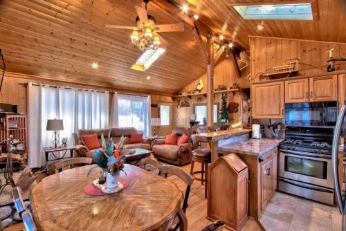 The Bears Lair in front of Bear Mountain Ski Area in Big Bear Lake, USA