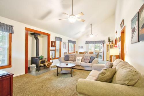 Lakeside Retreat, walking distance to Bear Lake in Big Bear Lake, USA