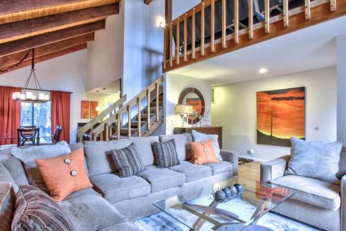 Cascade Escape in Moonridge with sauna and jacuzzi in Big Bear Lake, USA