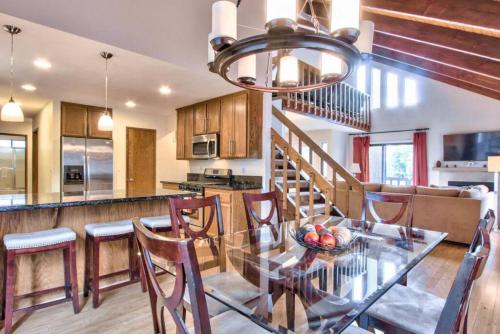 Cascade Escape in Moonridge with sauna and jacuzzi in Big Bear Lake, USA