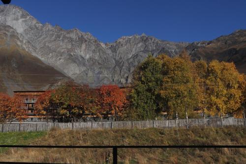 Rooftop Kazbegi in 卡茲別克