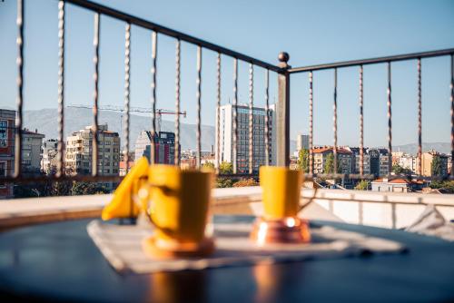 Pumpkin Spiced Suite with Own Parking and Office Setup, Sofia (photo 9)