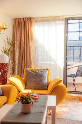 Pumpkin Spiced Suite with Own Parking and Office Setup, Sofia (photo 10)