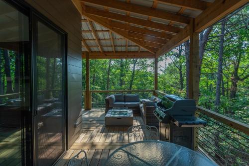Wilderness Retreat Pet-Friendly Outdoor Adventure Oasis! in Morganton, USA