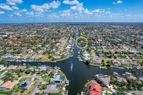 Villa Waterview - Amazing Gulf access pool and spa home on spacious corner lot! - image 5