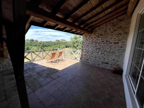Iekārtas, La Vigne, fully modernised farmhouse dated 1882 incl Swimming pool in Saint-Dier-d'Auvergne