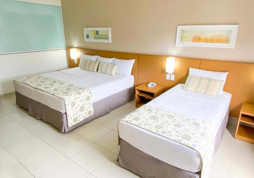 2 queen beds
