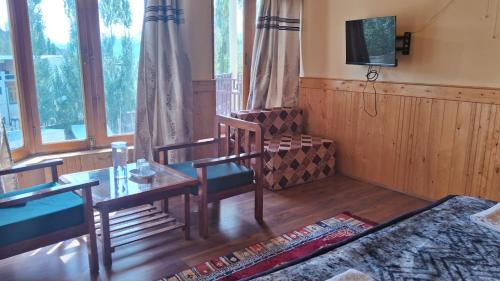 Zaltak Guest House and Hostel