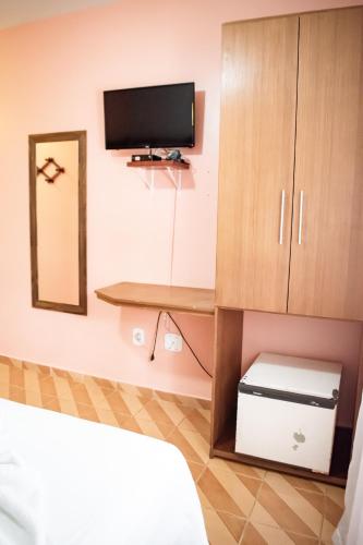 Quadruple Room image 8