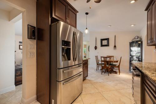 Villa Serenity NOW is the picture-perfect PET FRIENDLY Villa for you and your loved ones! - image 10