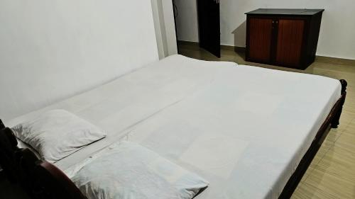 Standard Double Room with Fan image 5